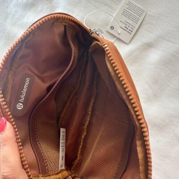 Lululemon Everywhere belt bag Brown - Picture 8 of 8